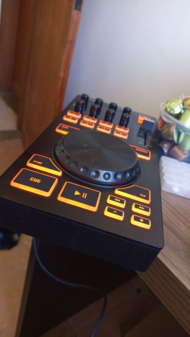 Controladora Behringer  - Foto 5