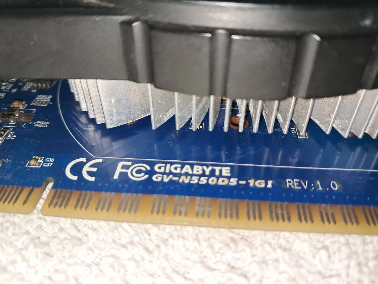 Placa de video Gigabyte 1GB c/ DEFEITO. - Foto 3