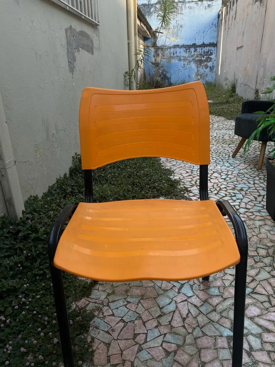 3 Cadeiras Laranjas para Escritório/Comércio - Foto 4