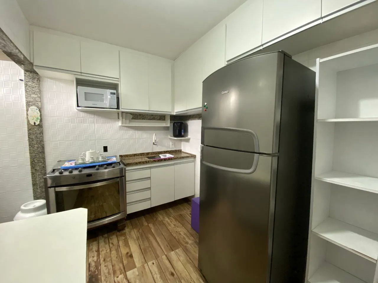 100m da praia - TEMPORADA - Studio COMPLETO com cozinha  - Foto 7