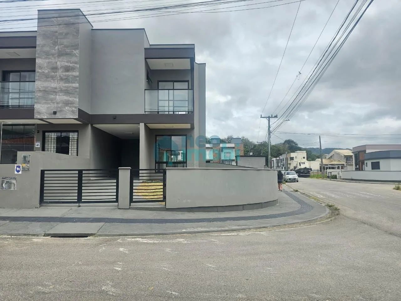 Sobrado 88m², 2 suítes, 1 vaga, Bela Vista- Palhoça