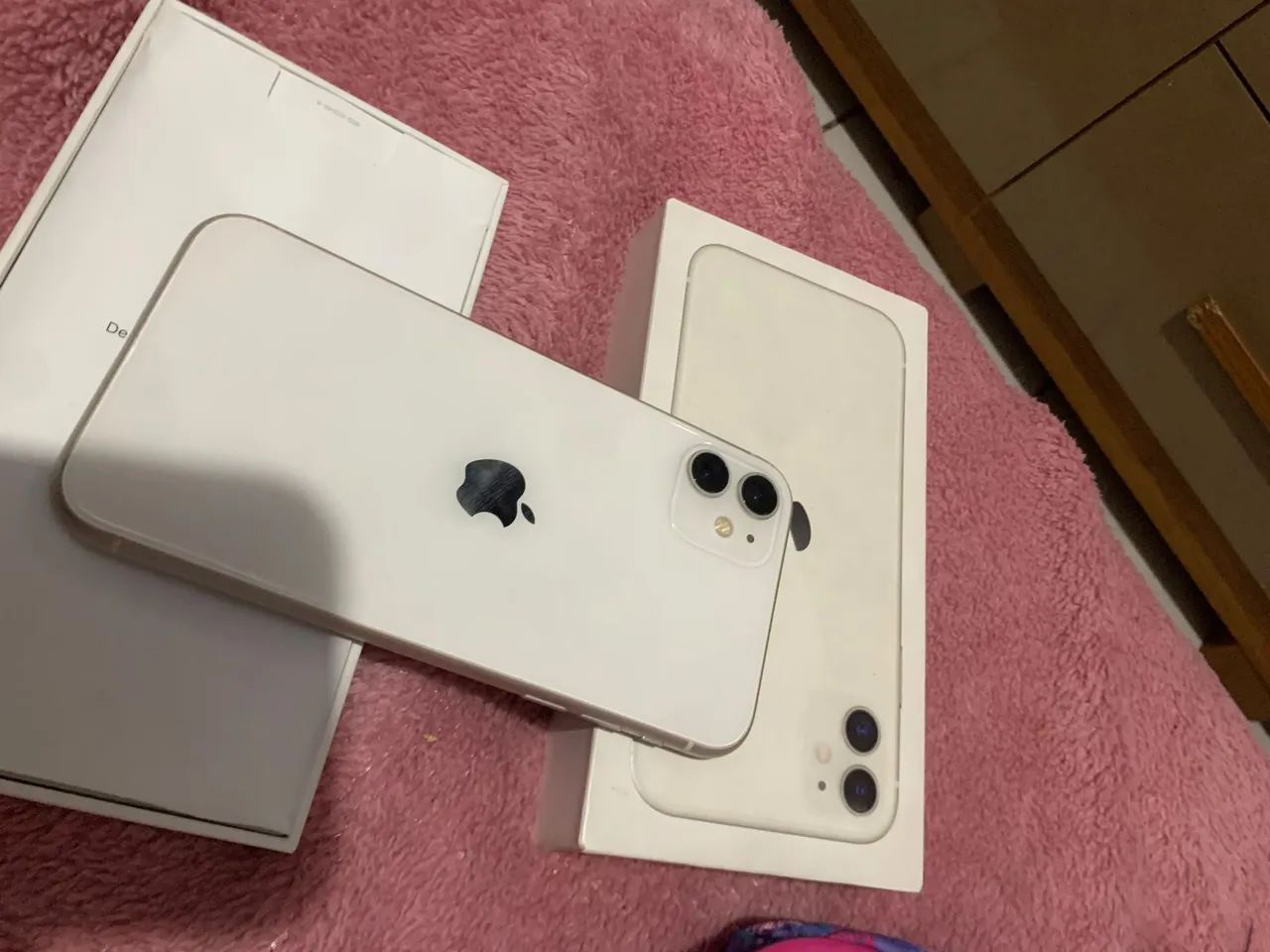 Iphone 11 branco com caixa 