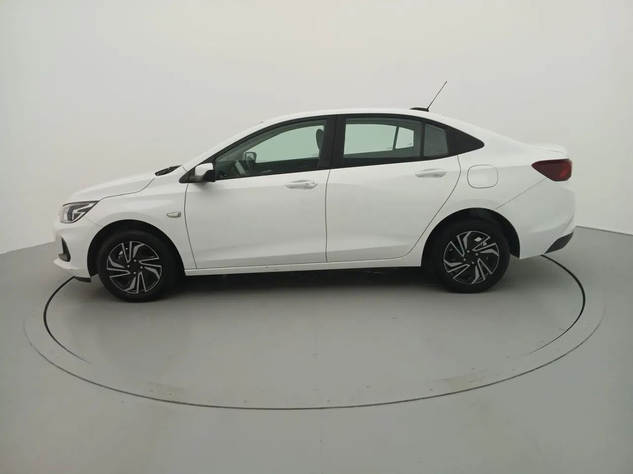Chevrolet Onix Plus LT 1.0 12V Flex Mec. 4P, foto 2 de 18