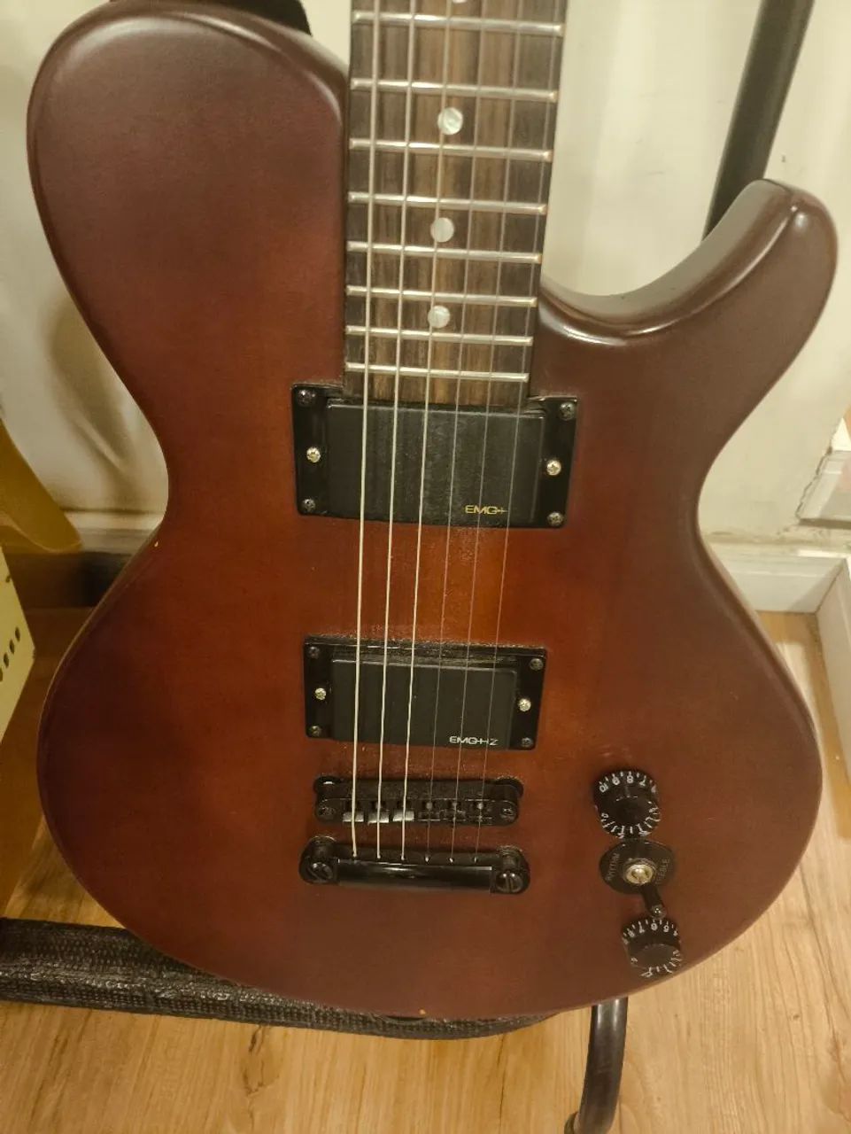 Guitarra Dean evo com emghz