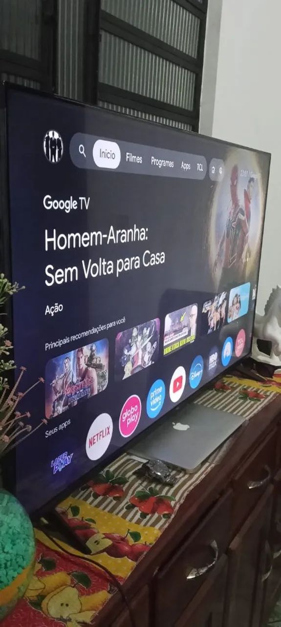 Vendo essa tv da marca TCL de 50 polegadas SMART completa com pé e controle  - Foto 5