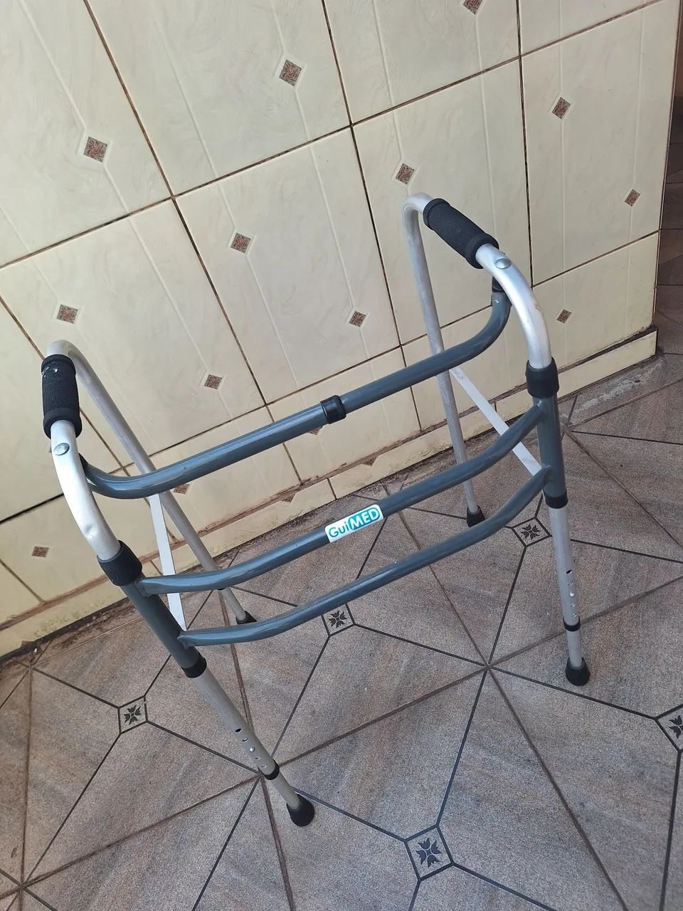 ANDADOR ADULTO DOBRÁVEL 