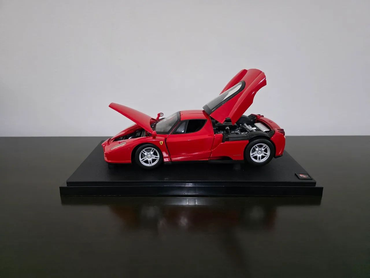 Minuatura Ferrari Enzo 1/18 Hotwheels - Foto 5