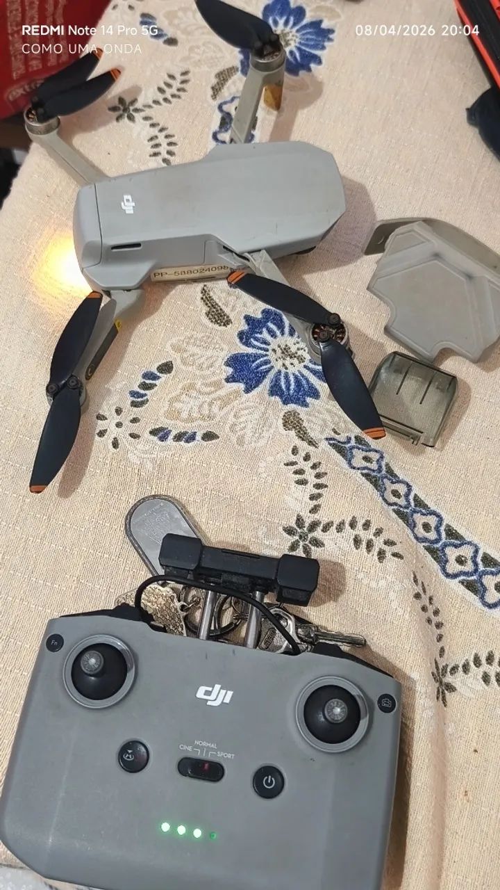 Controle remoto em perfeito estado mais carregador Dji Mini 2 e drone para pçs ou concerto - Foto 4