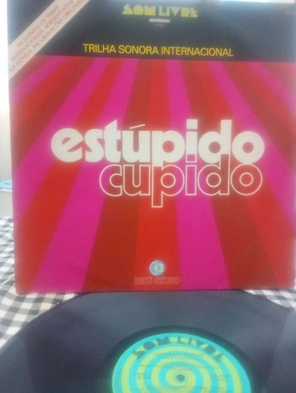 DISCO DE VINIL "ESTÚPIDO CUPIDO INTERNACIONAL 1976