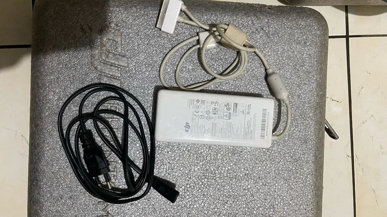 Controle do drone phantom 4 pro e 2 baterias  - Foto 5