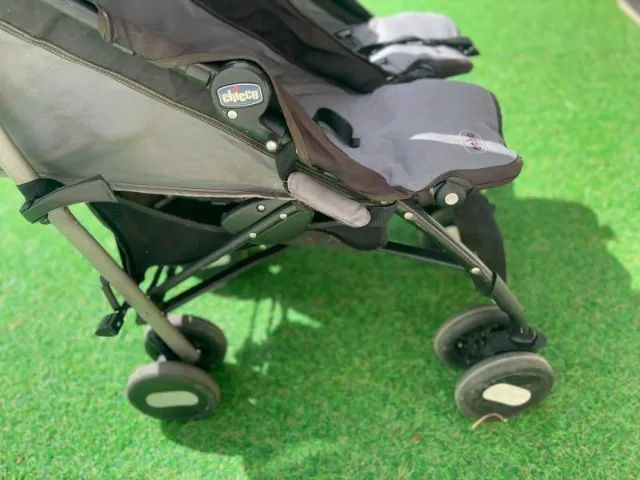 Carrinho de Bebê para Gêmeos Chicco Echo - Excelente Estado - R$ 499 - Foto 3