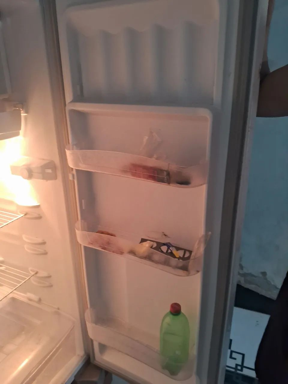 Vede se uma geladeira  600 - Foto 2