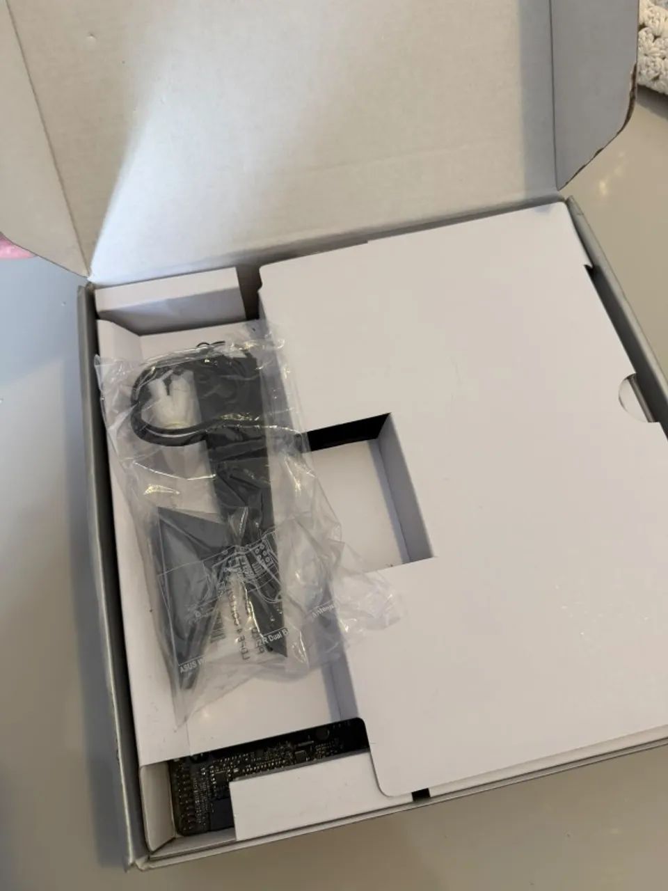 Placa Mãe ASUS TUF Gaming B650M-E WiFi AM5 DDR5 - Foto 2