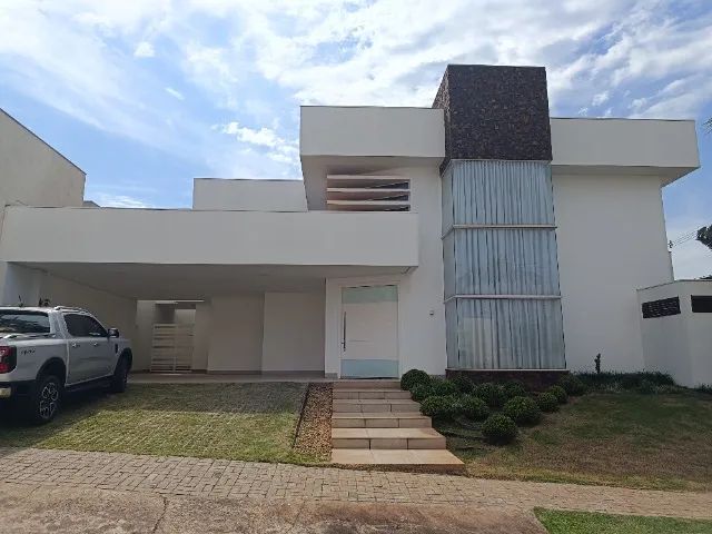 Casa de alto padrão a venda.