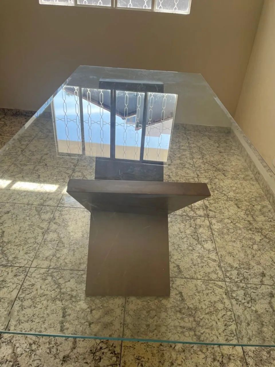 Mesa e Aparador em Madeira Maciça 