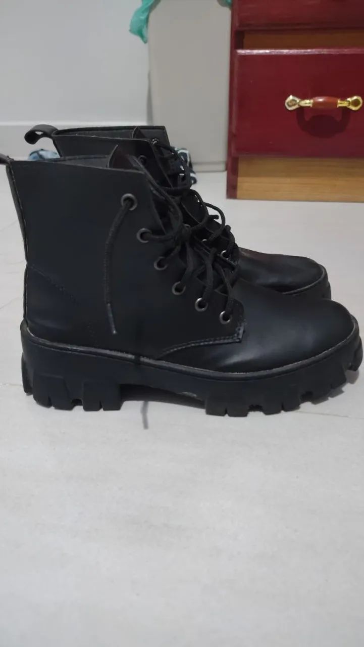 Bota/coturno preta