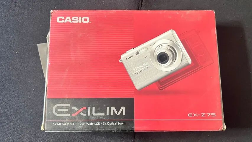 Câmera Casio Exilim EX-Z75 NOVO - Câmeras e Filmadoras - Asa Norte