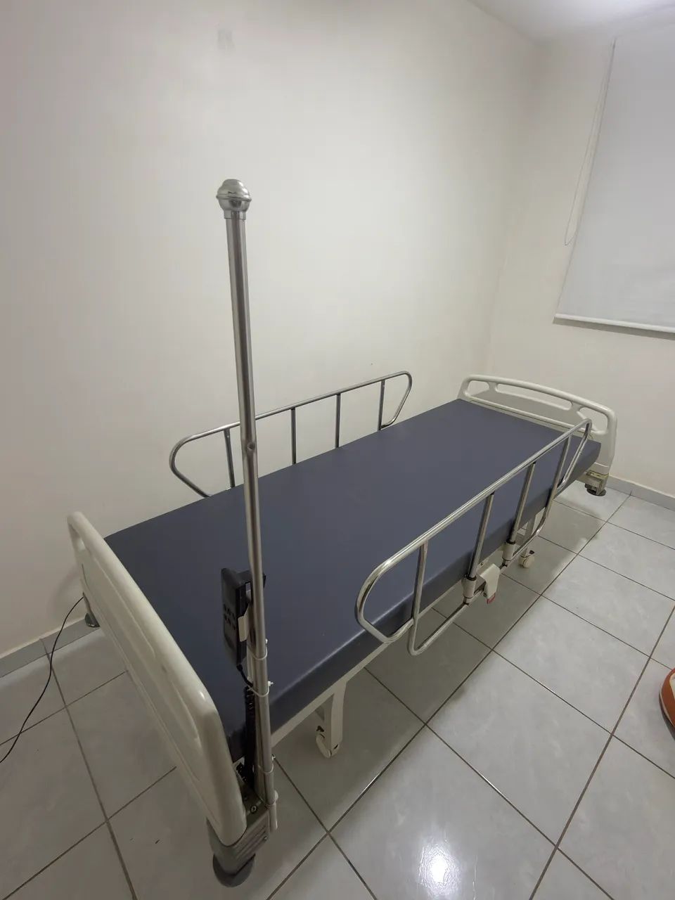 CAMA HOSPITALAR AUTOMÁTICA + BOMBA DIETA