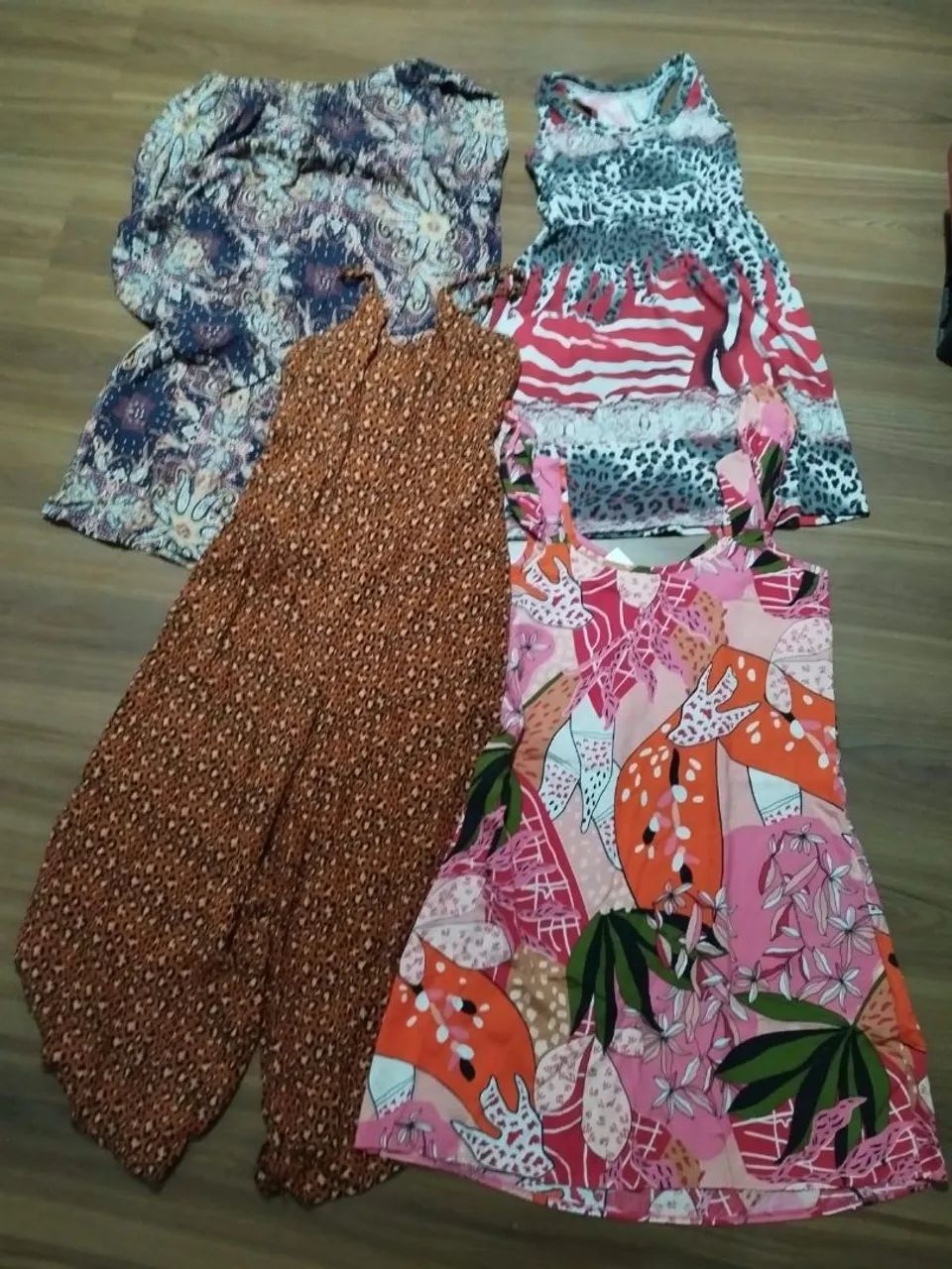Lote de vestidos do P ao M - Foto 2