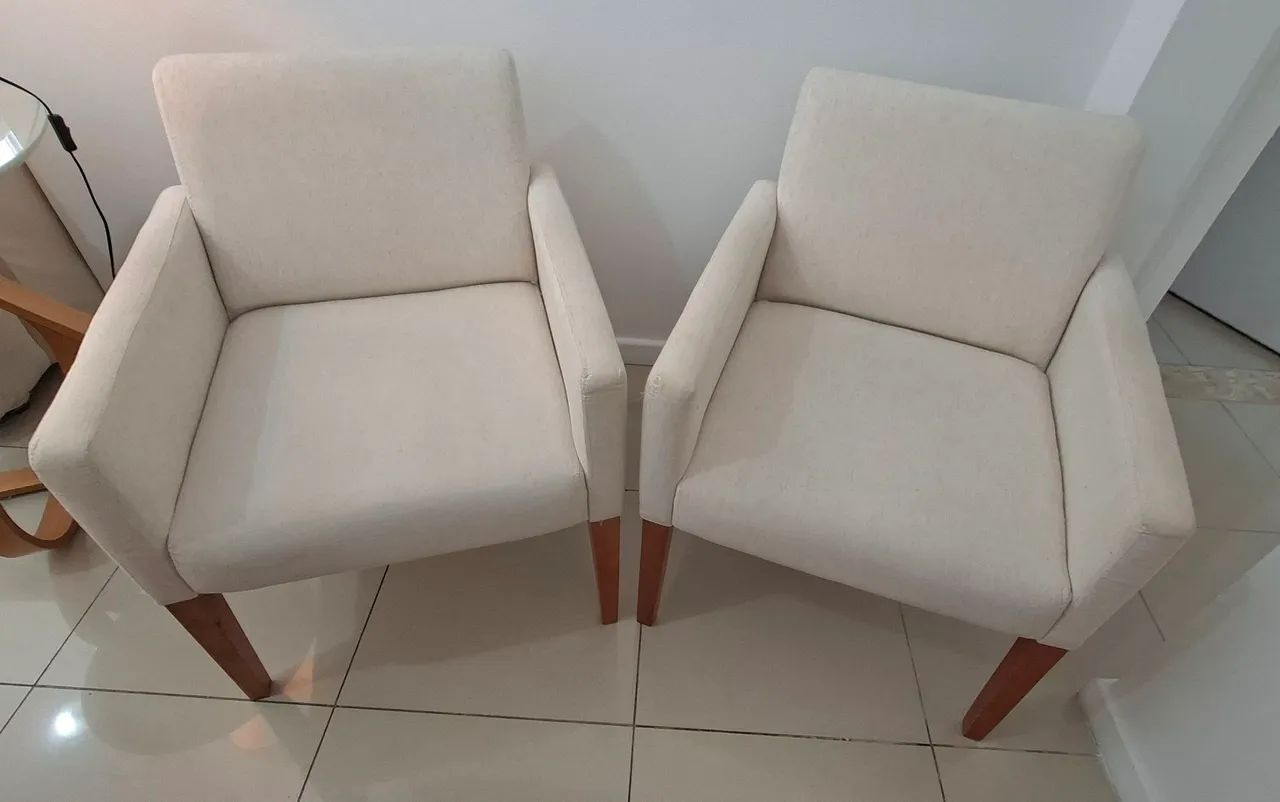 Duas poltronas acolchoadas