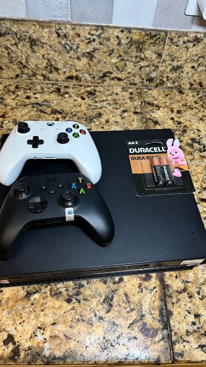Xbox one x, 2 controles!