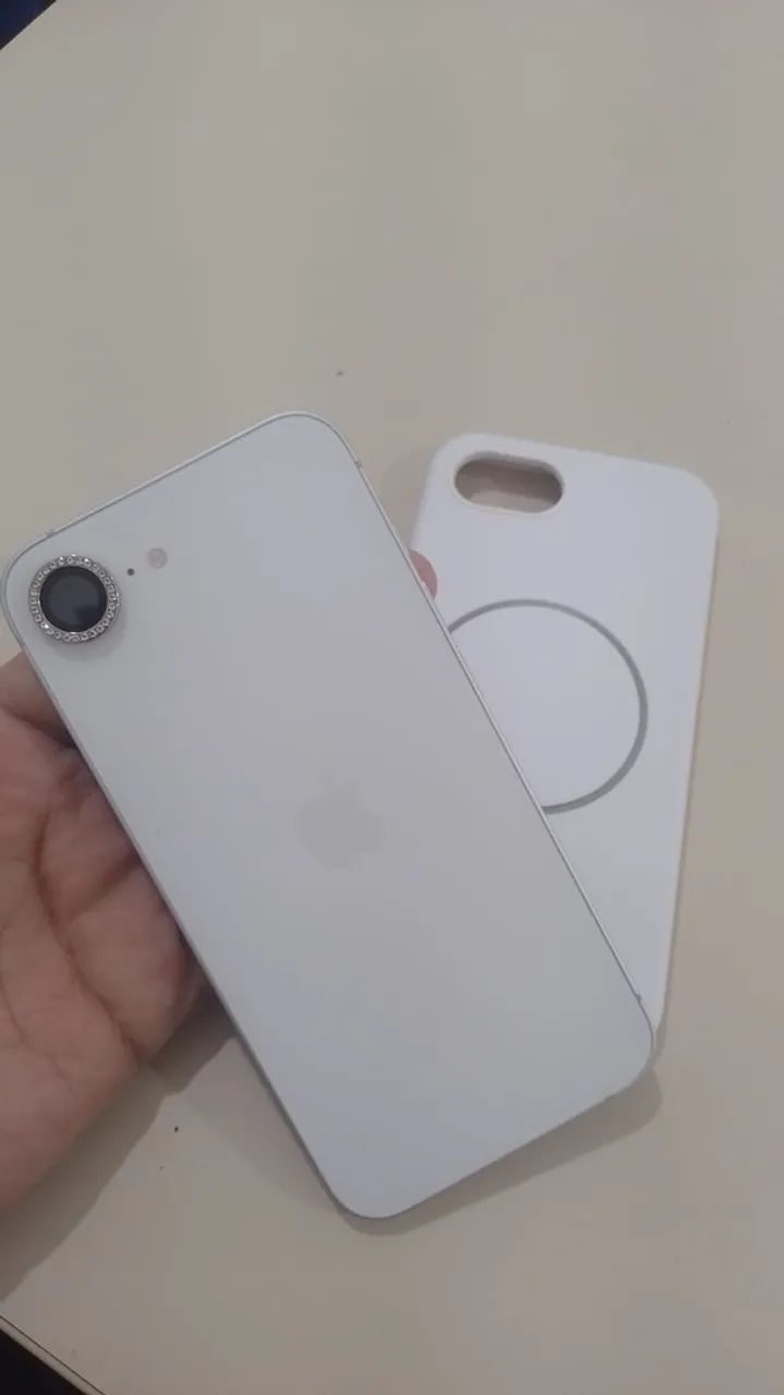 Vende-se iPhone 16e