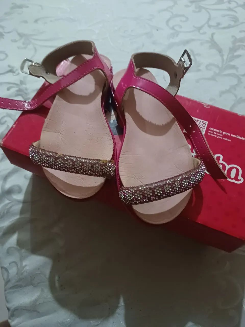 Vende se vários tipos de sandálias  e tênis  - Foto 5