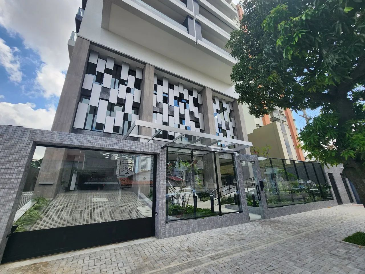 VENDO APARTAMENTO 112M² 3 QUARTOS SENDO 2 SUITES VAGAS  - Foto 2