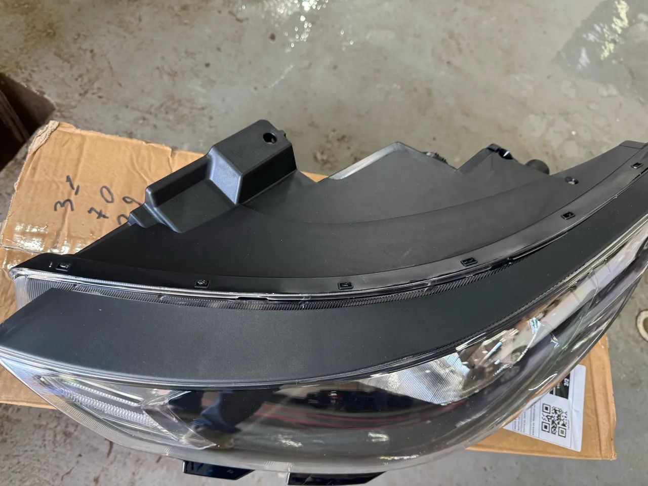 FAROL ESQUERDO HB20 23 
