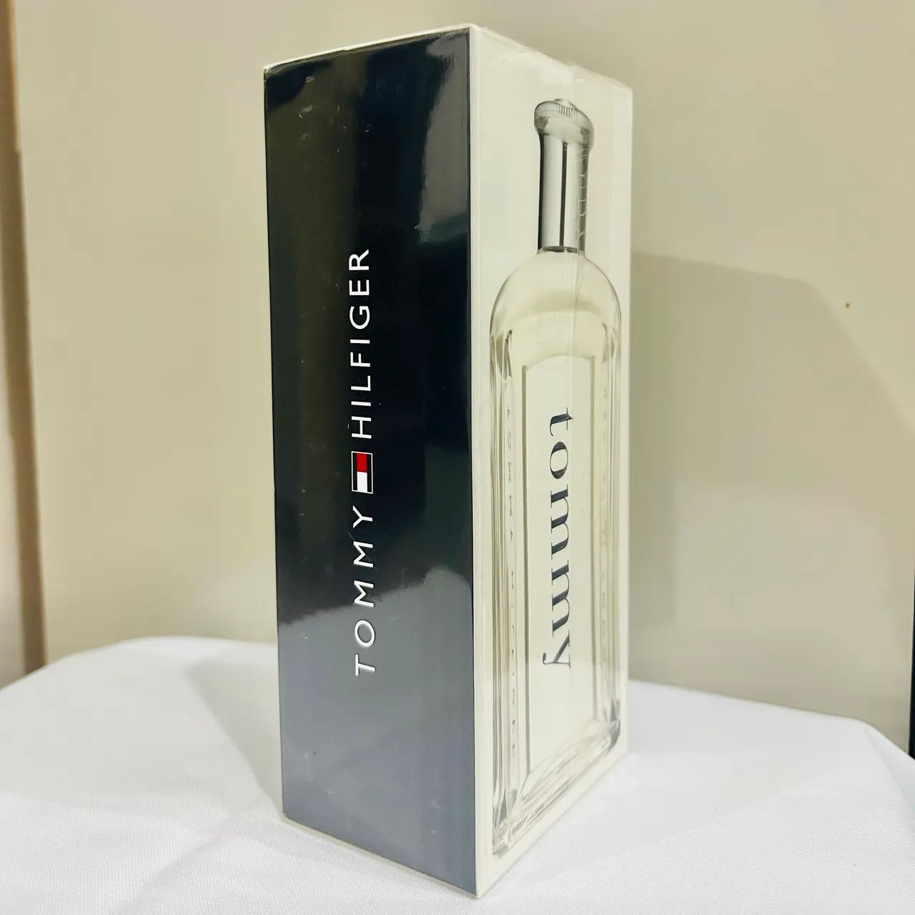 Perfume Tommy Hilfiger Eau de Toilette 200ml - Novo e com Selo Adipec - Foto 3