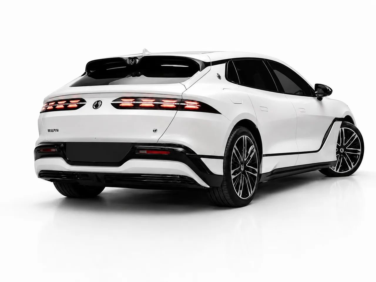 Denza Z9 GT (elétrico), foto 2 de 8
