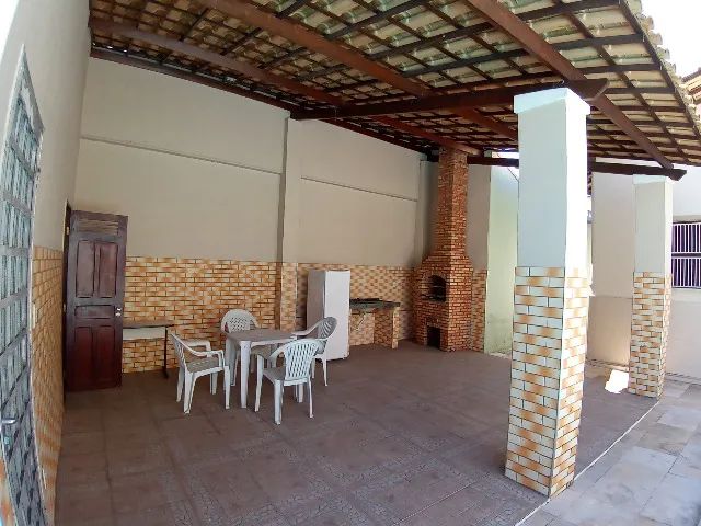 Casa com 4 quartos e grande área de lazer com piscinas, no Montese - Foto 4