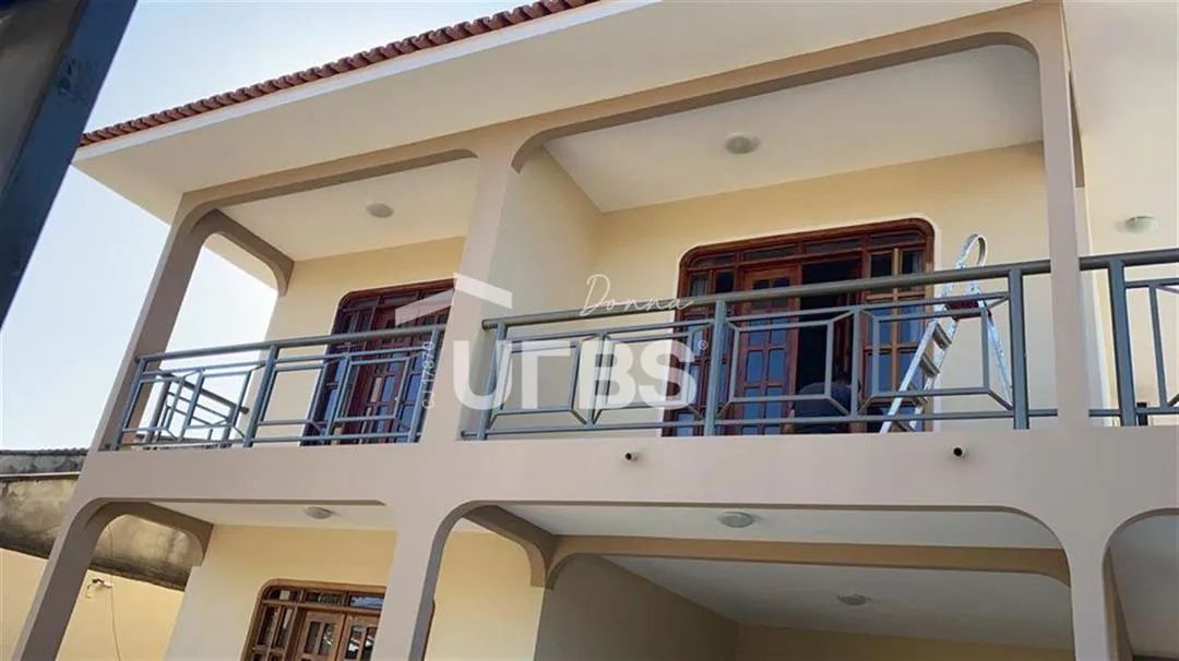 Sobrado com 4 quartos, ampla área externa e espaço gourmet à venda. - Foto 2