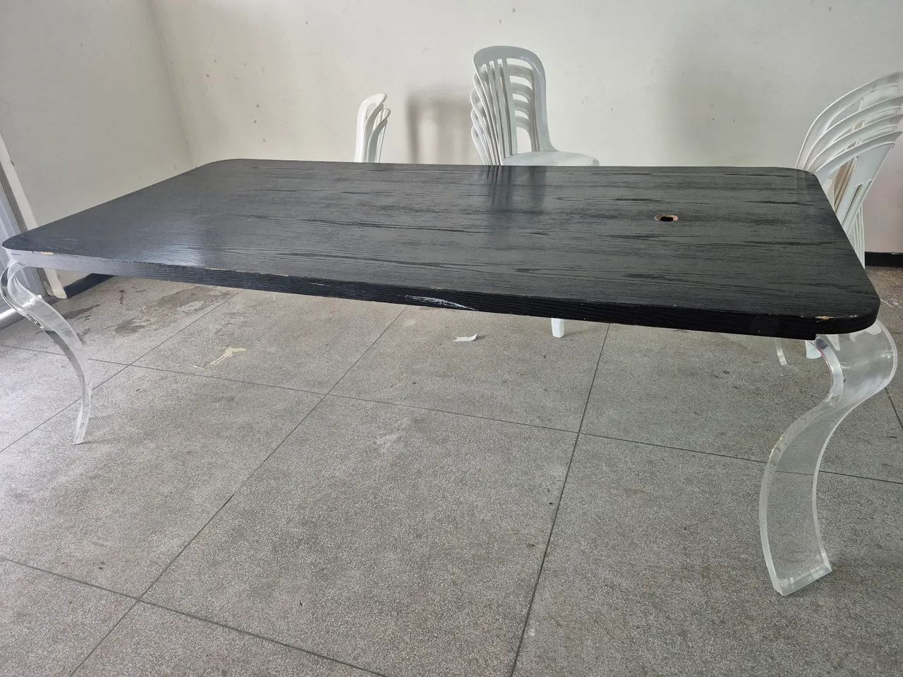 Mesa de reunião medindo 2,50 X 1,20