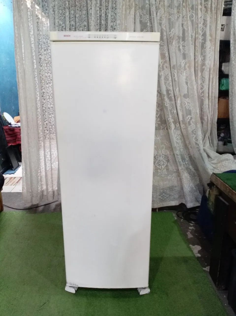 Freezer vertical Bosch 