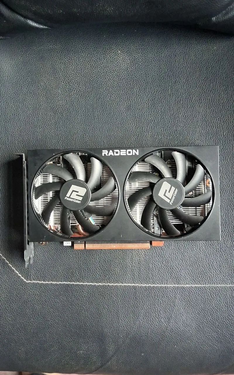 VENDO PLACA DE VÍDEO RX 6600 COM DEFEITO 