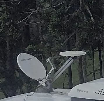 Antena Motorhome Winegard com Sky