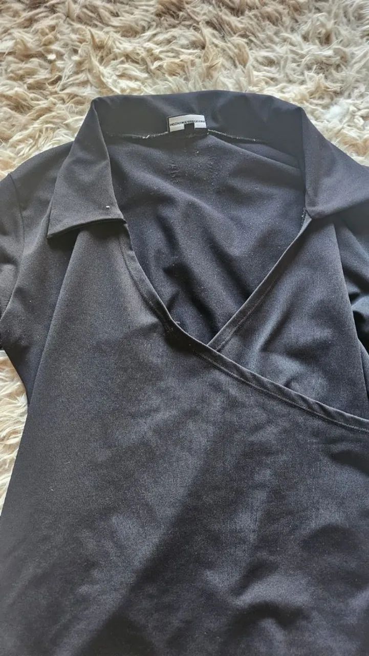 Blusa 3/4 decote preto - Foto 2