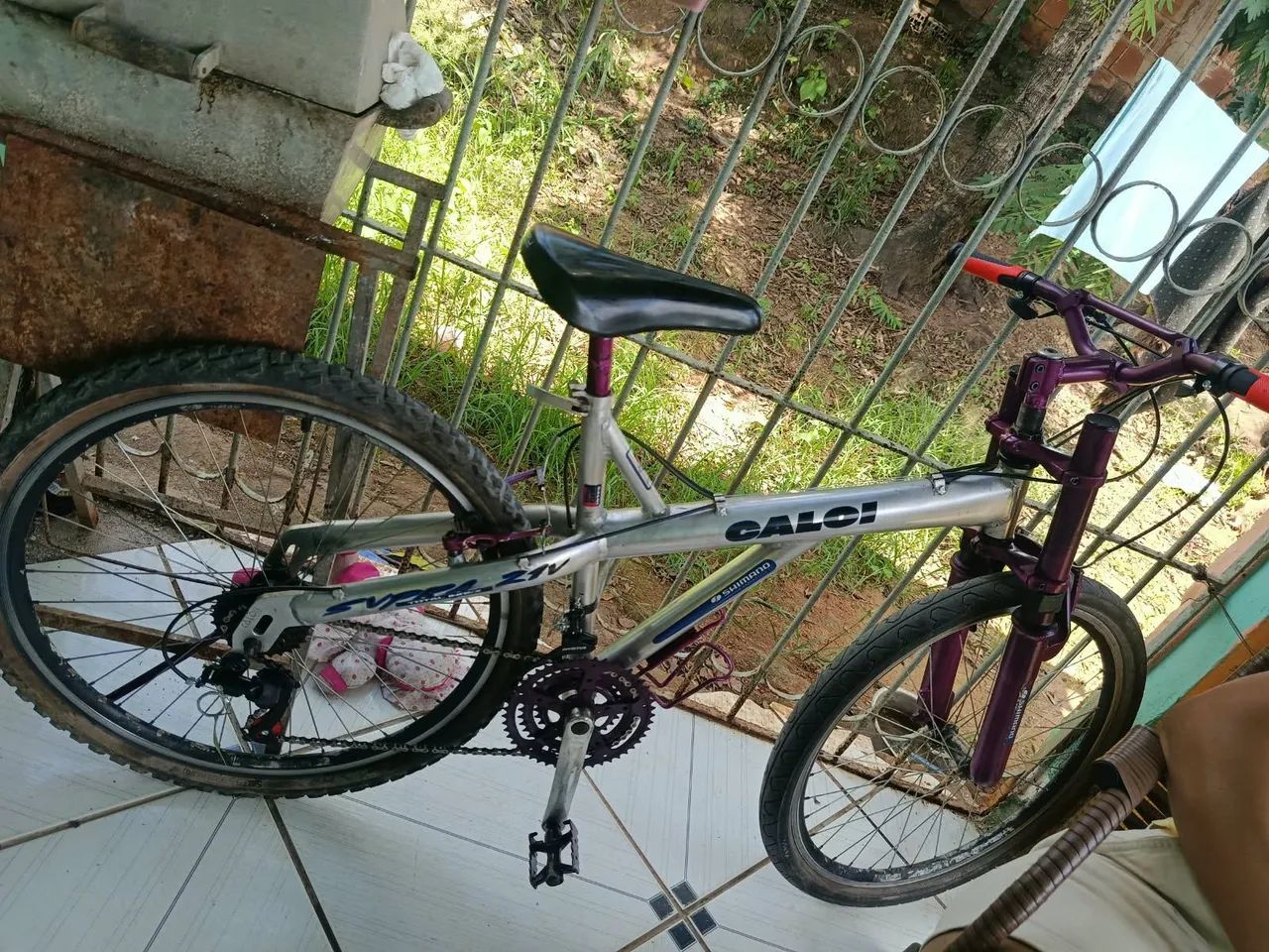Bicicleta semi nova pra vender 