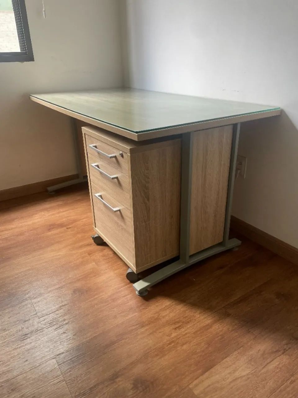 Work Desk (1.50 x 0.80 m), Glass Top and Drawer Unit