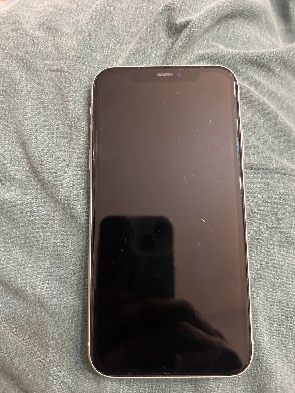 iPhone 11     Conservadíssimo todo original e funcional 
