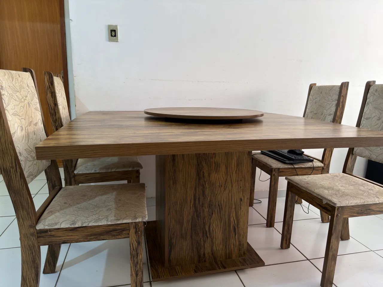 Mesa 4 cadeiras e centro giratório - Foto 4