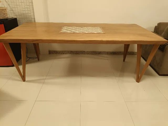 Mesa de Jantar retangular em madeira