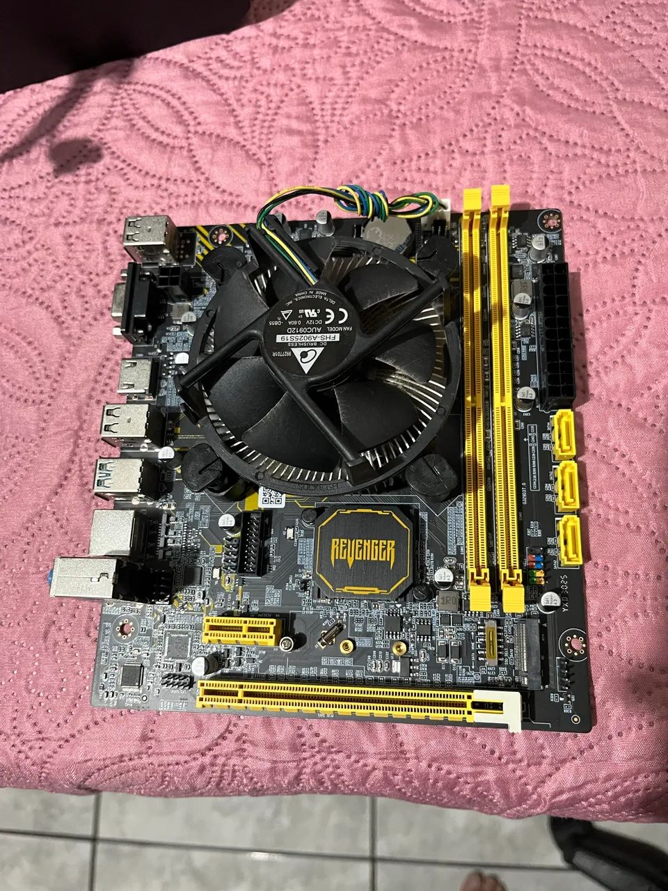 Kit i5 7400 placa mãe Revenger 