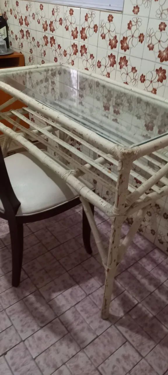 Mesa de cozinha em bambu com tampo de vidro. - Foto 2