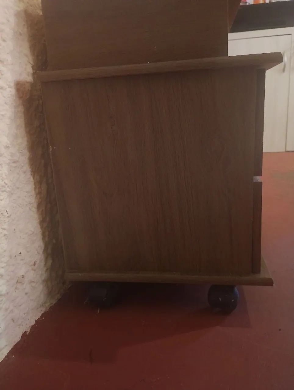Mesa de cabeceira com rodinhas - Foto 3