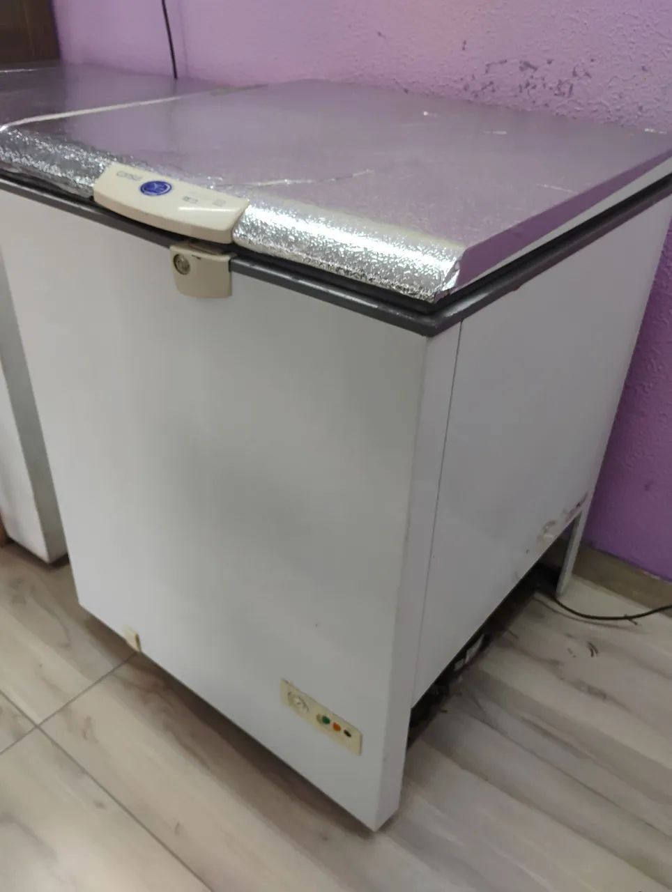 Freezer Eletrolux 210 litros 