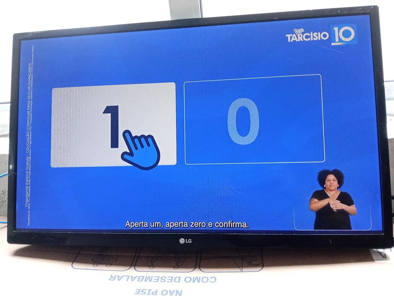 Tv led 28 polegadas com conversor integrado 