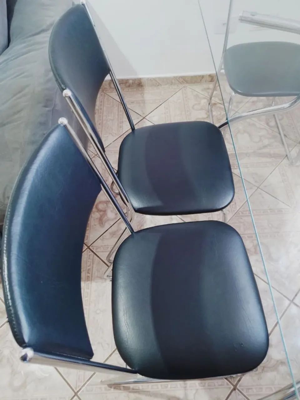 Vende-se mesa de vidro com 04 cadeiras  - Foto 5