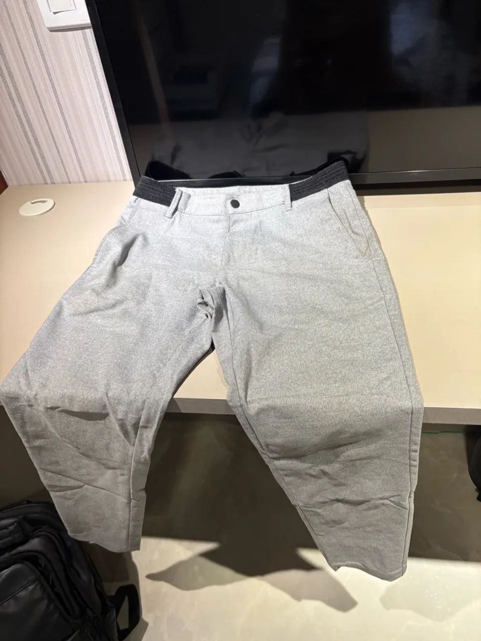 calça alfaiataria zara cinza p